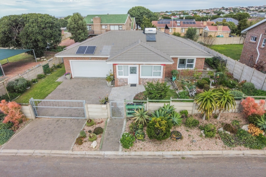 3 Bedroom Property for Sale in Stilbaai Wes Western Cape